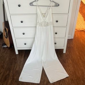 Gorgeous boutique tie back jumpsuit